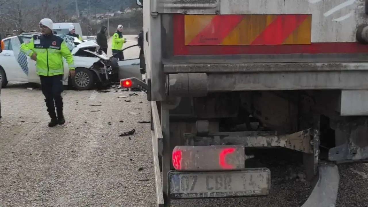 Isparta’da Kahreden Kaza: İki Genç TIR Altında Can Verdi! 4